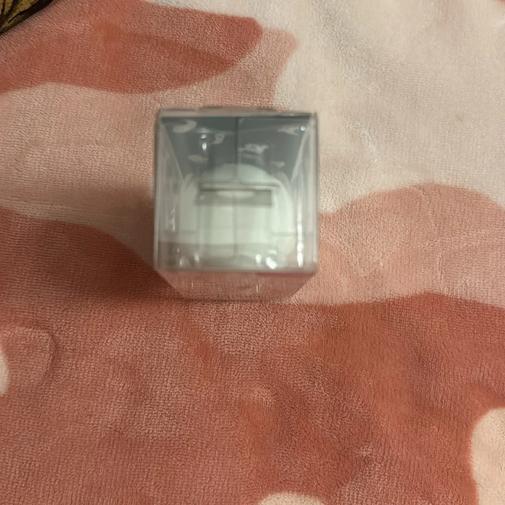 Wet n Wild Glow In The Dark Ghost Makeup Sponge